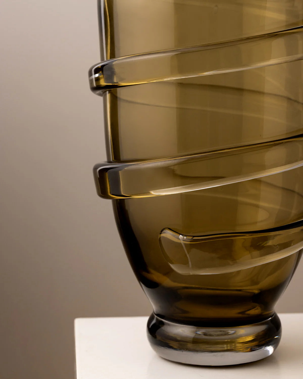 ALTA VASE (SMOKE)