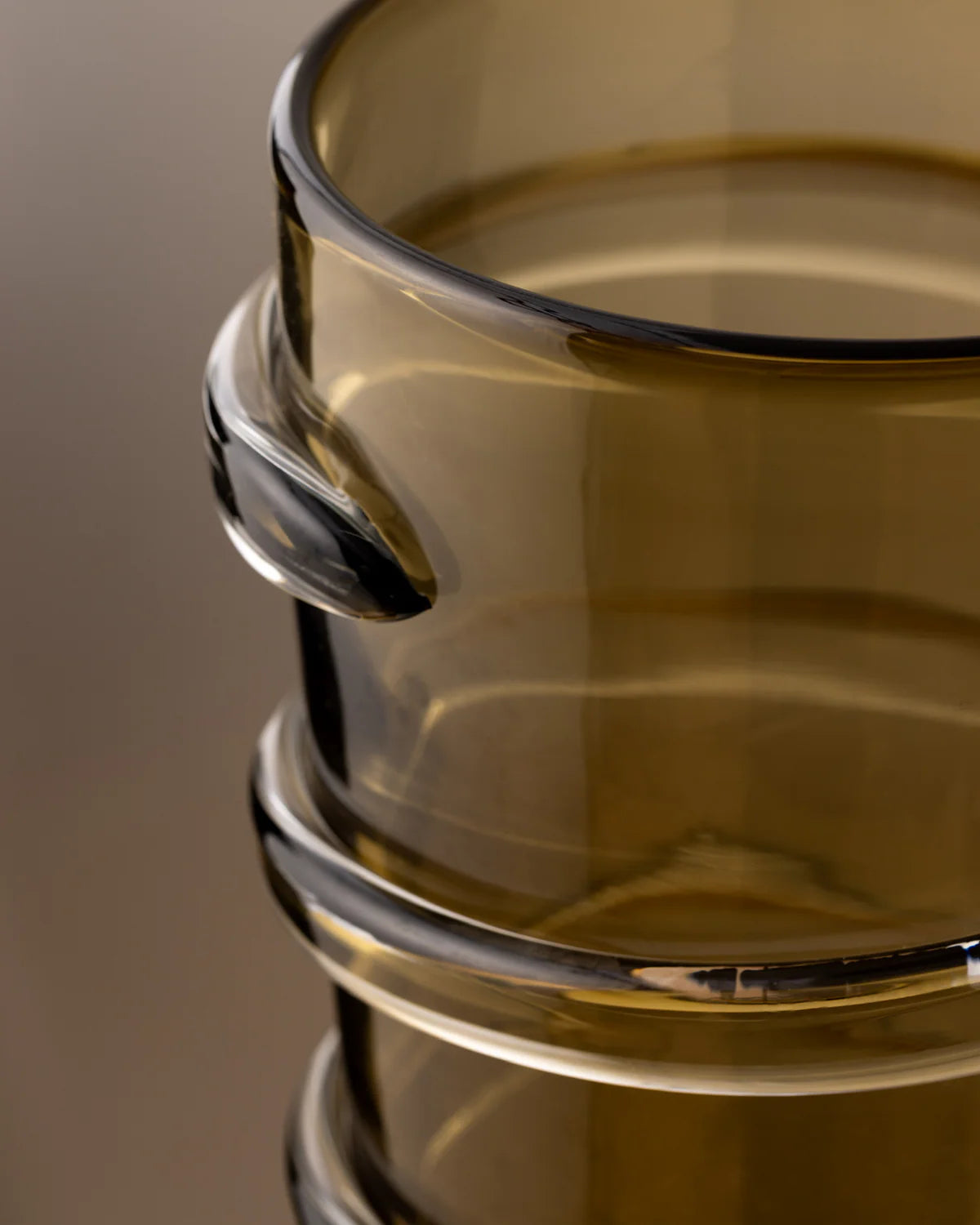 ALTA VASE (SMOKE)