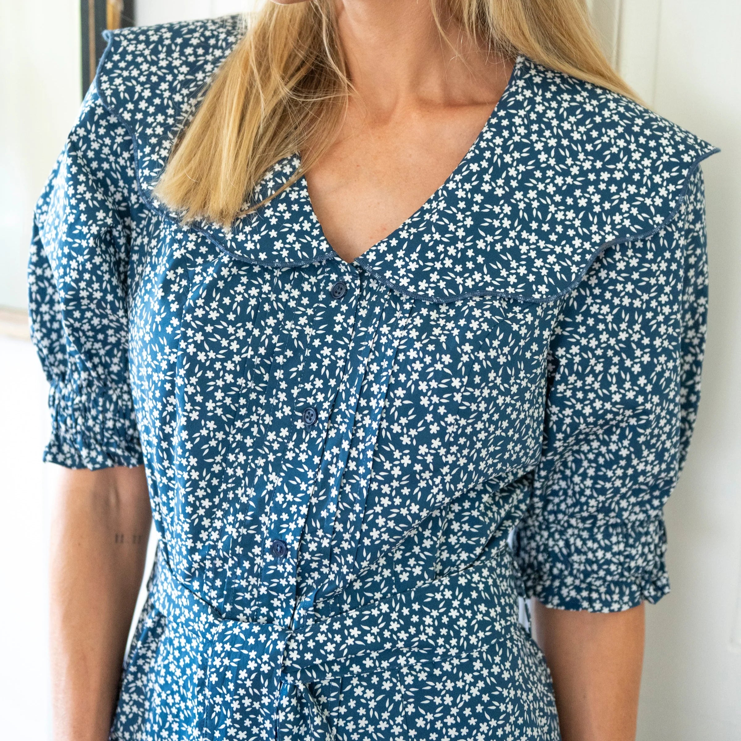 Scalloped Collared Dress 'Navy and White’ floral print