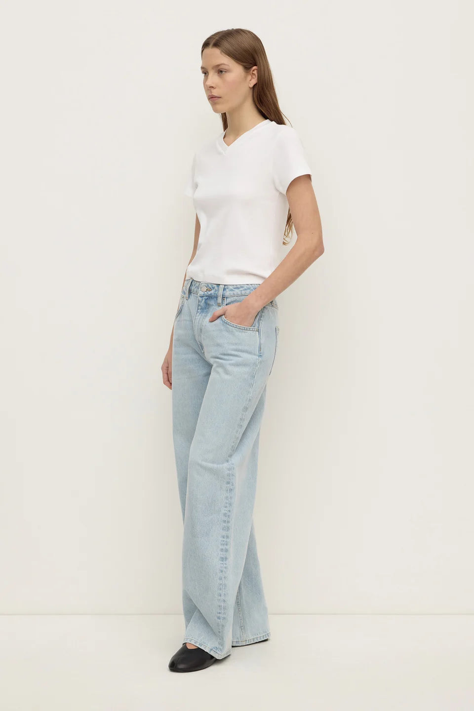 Low Curve Mid Rise Jean - Bleached Blue