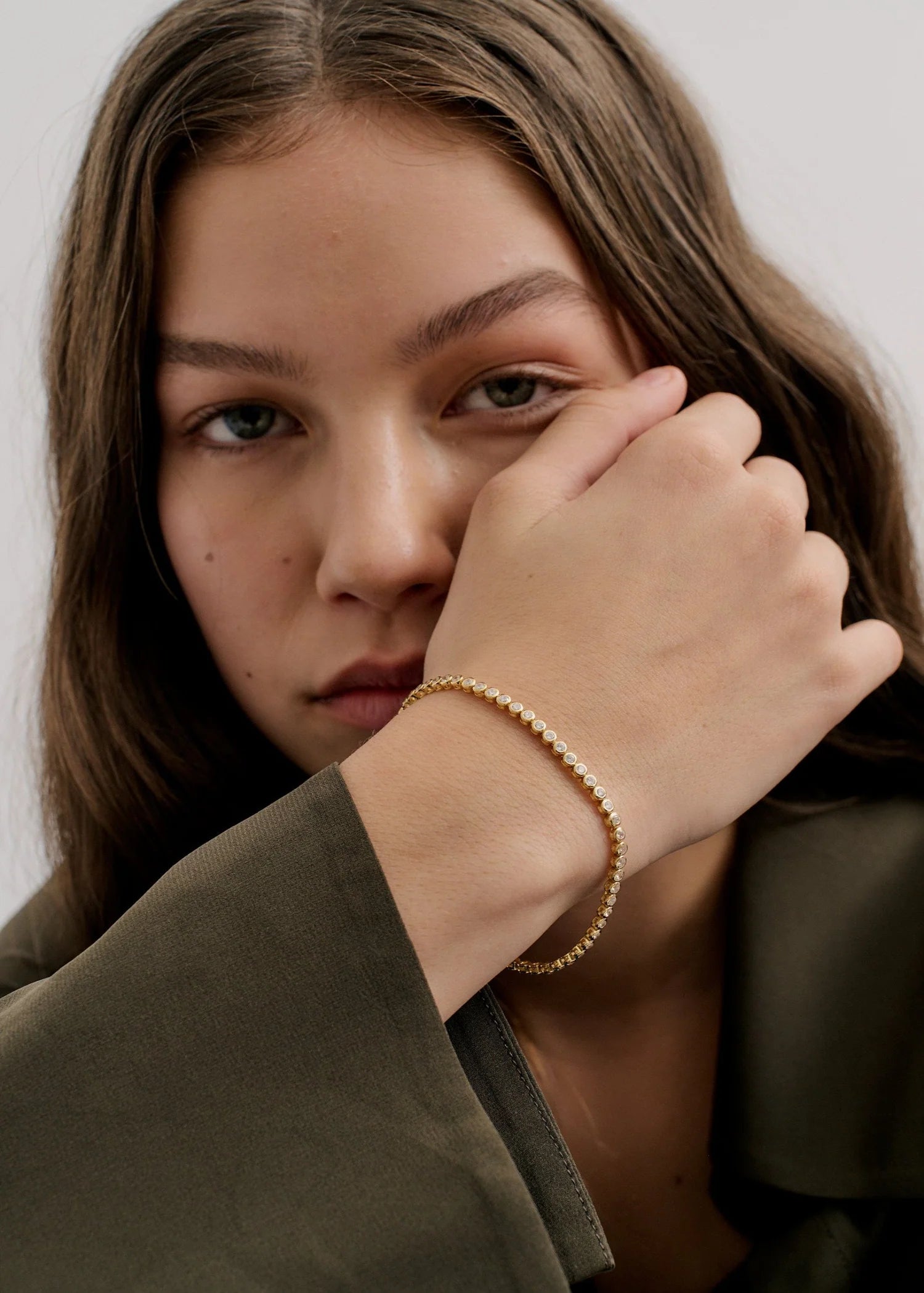 Round Diamante Clasp Bracelet - Gold