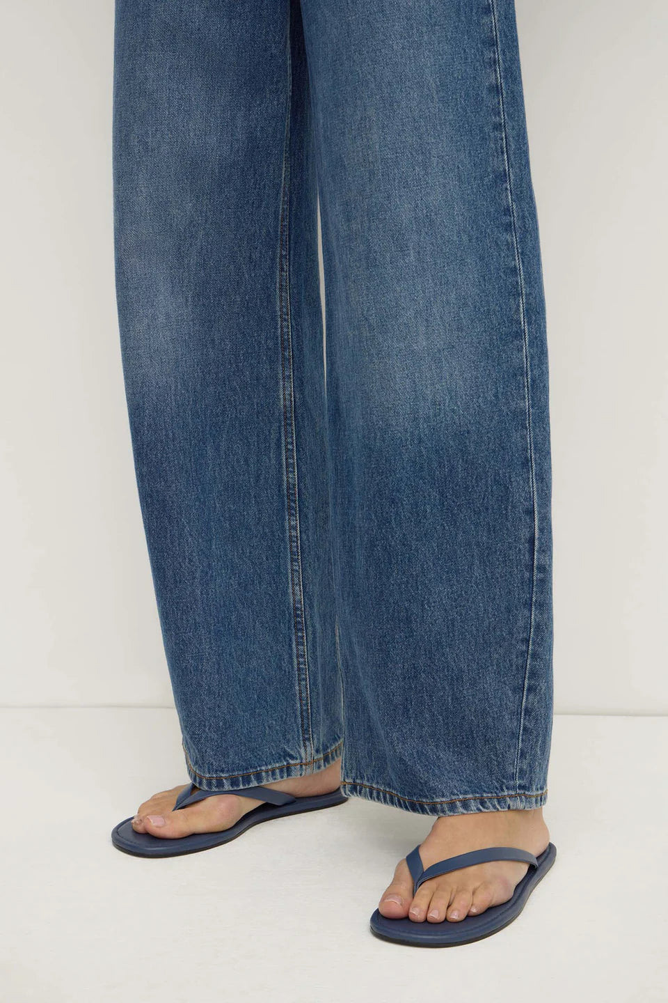 Alina Leather Thong - Imperial Blue