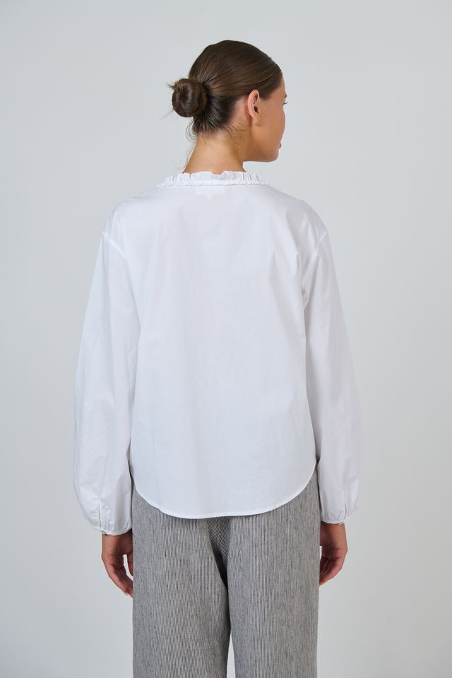 GA694 - White Shirt