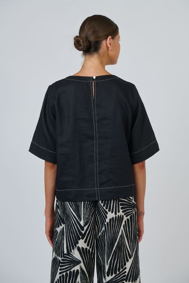 GA724 - Black Linen Top