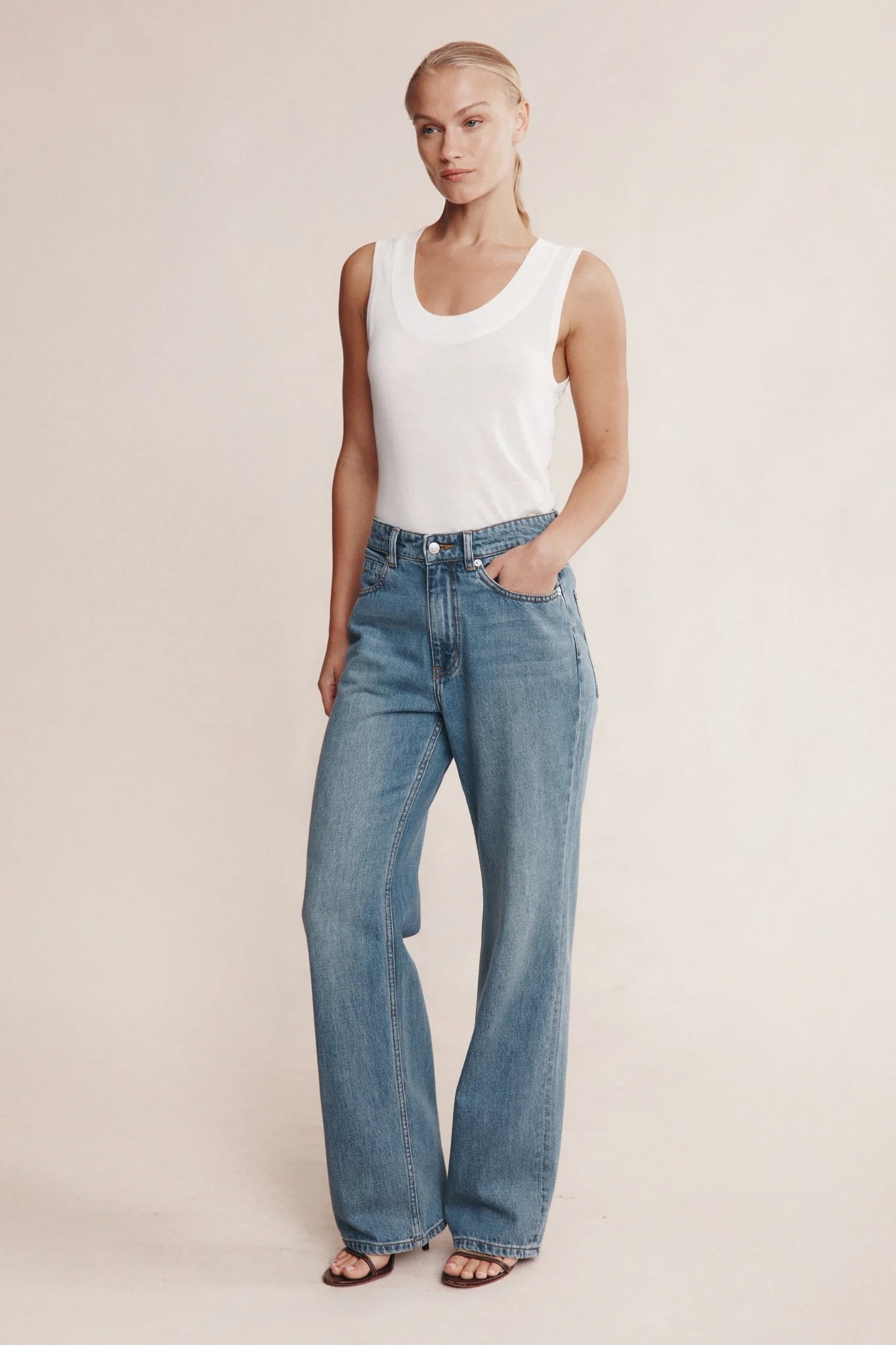 Classic Jean - Light Wash